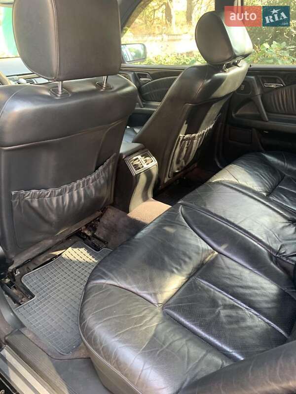 Седан Mercedes-Benz E-Class 1998 в Благовіщенську