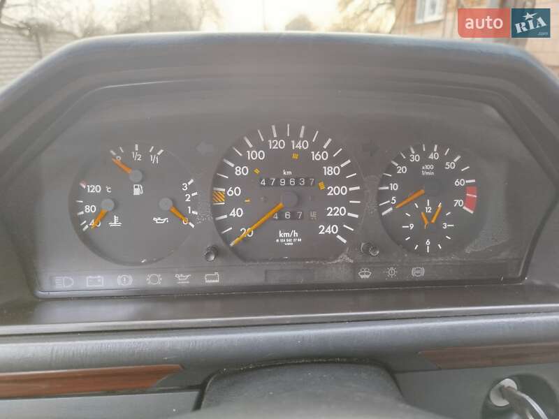 Седан Mercedes-Benz E-Class 1990 в Клевани фото 8 Седан Mercedes-Benz E-Class 1990 в Клевани