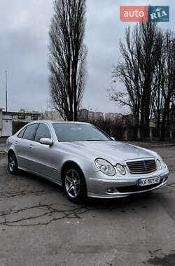 Седан Mercedes-Benz E-Class 2004 в Києві