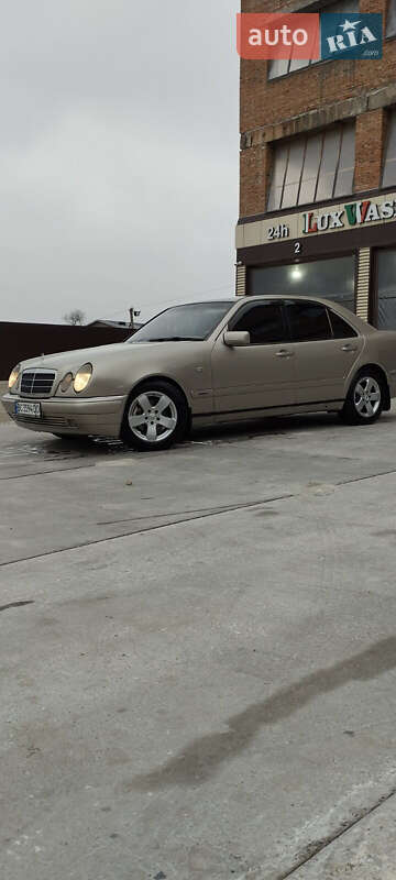 Седан Mercedes-Benz E-Class 1997 в 