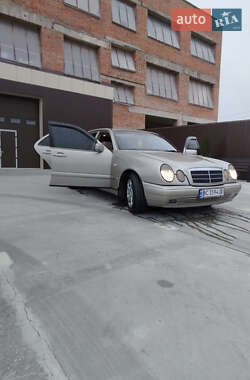 Седан Mercedes-Benz E-Class 1997 в 