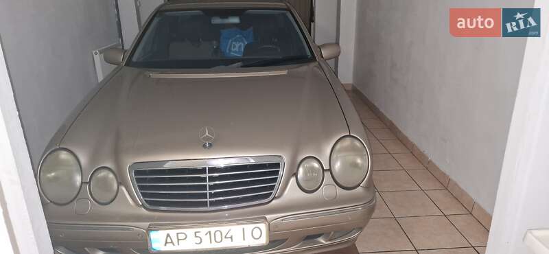 Седан Mercedes-Benz E-Class 2000 в Запоріжжі