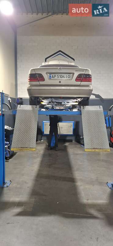 Седан Mercedes-Benz E-Class 2000 в Запоріжжі