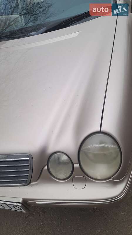 Седан Mercedes-Benz E-Class 2000 в Запоріжжі