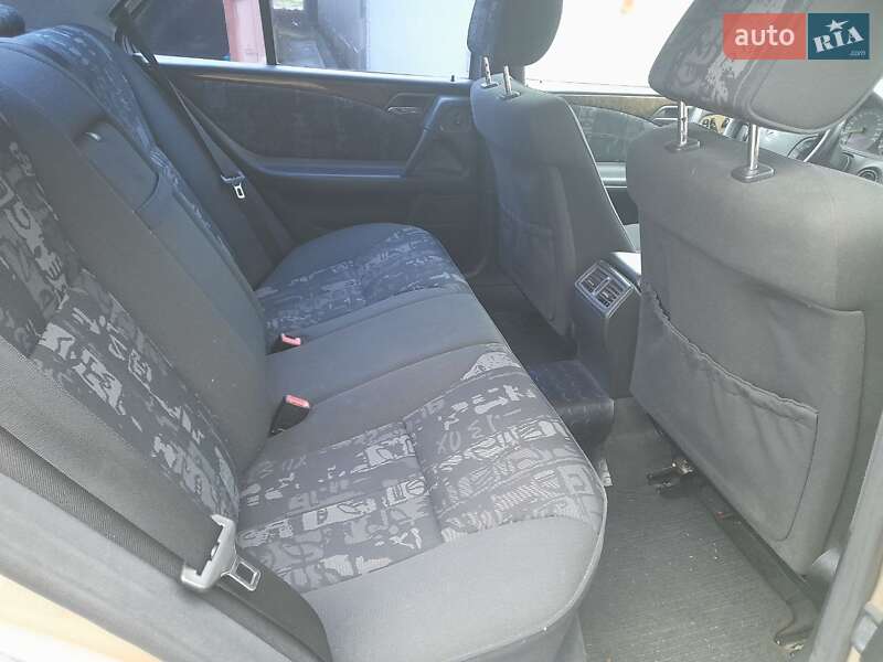 Седан Mercedes-Benz E-Class 2000 в Запоріжжі