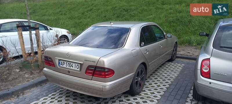 Седан Mercedes-Benz E-Class 2000 в Запоріжжі
