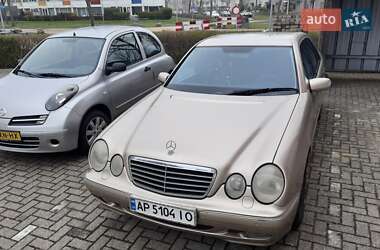 Седан Mercedes-Benz E-Class 2000 в 