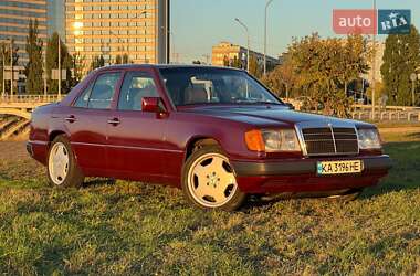 Седан Mercedes-Benz E-Class 1992 в Киеве