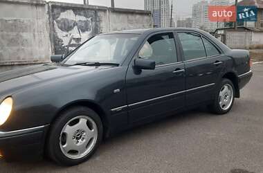 Седан Mercedes-Benz E-Class 1997 в Києві