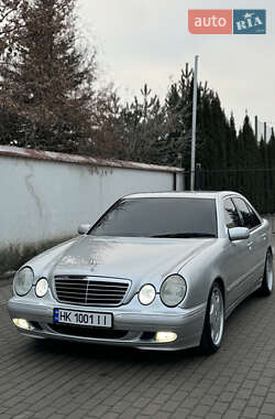 Седан Mercedes-Benz E-Class 2000 в Ровно