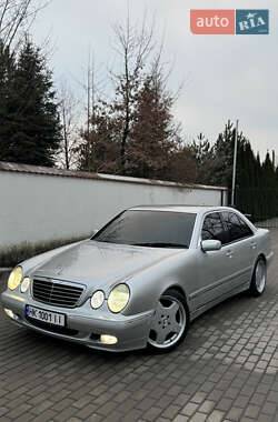 Седан Mercedes-Benz E-Class 2000 в Ровно