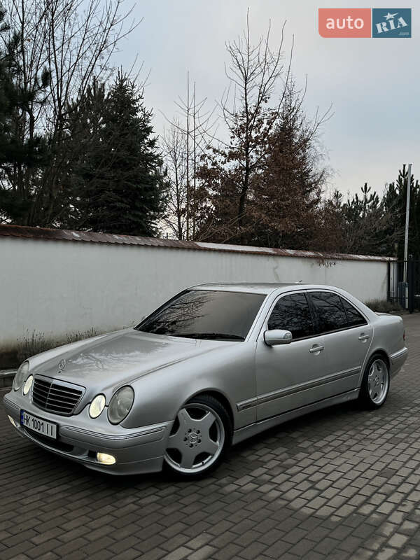 Седан Mercedes-Benz E-Class 2000 в Ровно