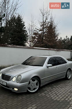 Седан Mercedes-Benz E-Class 2000 в Ровно