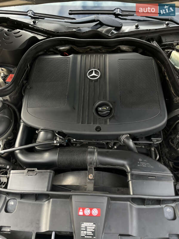 Седан Mercedes-Benz E-Class 2011 в Николаеве