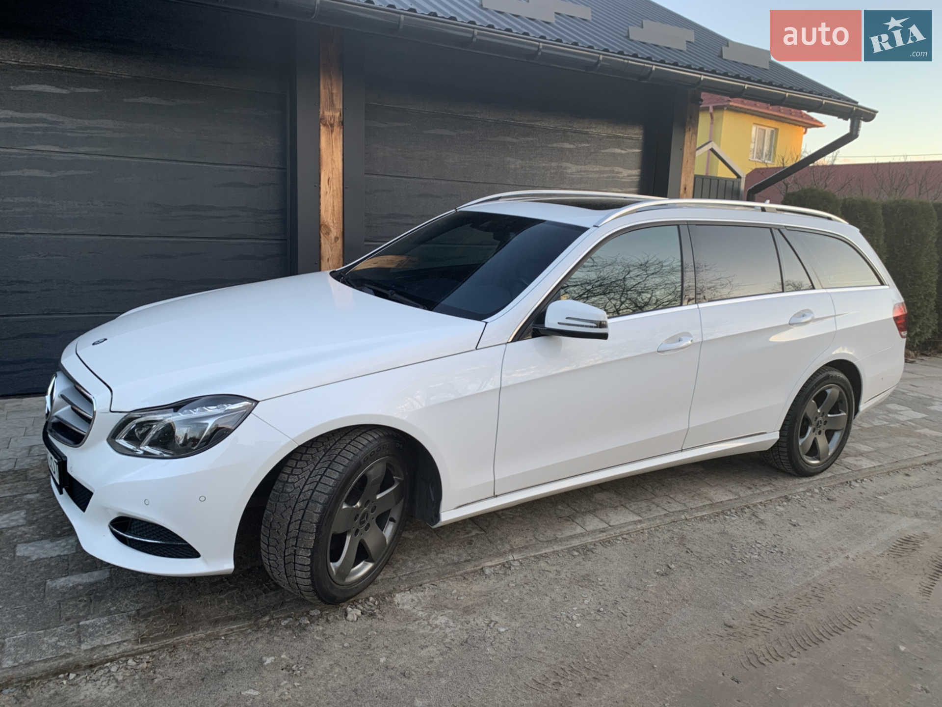 2013 Mercedes-Benz E-klasse - мініатюра 3