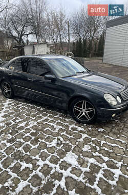 Седан Mercedes-Benz E-Class 2002 в Дядьковичах