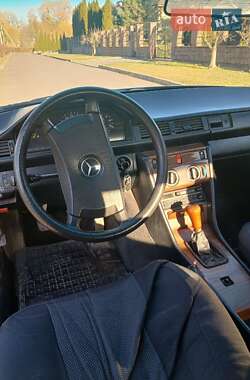 Седан Mercedes-Benz E-Class 1988 в 