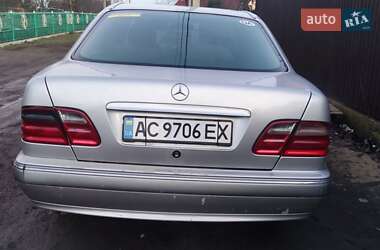 Седан Mercedes-Benz E-Class 2000 в Нововолынске