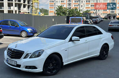 Седан Mercedes-Benz E-Class 2010 в Чернігові