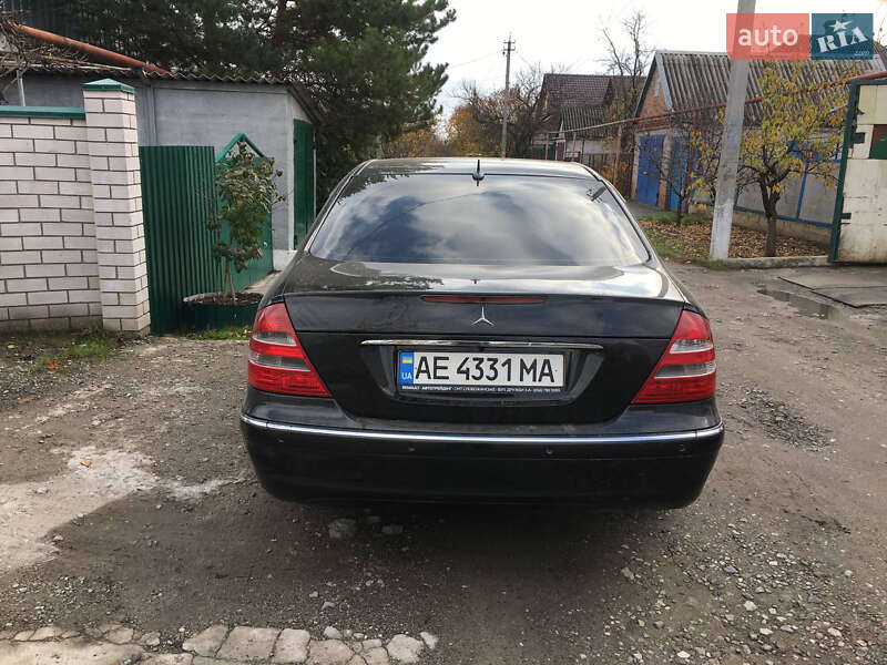 Седан Mercedes-Benz E-Class 2002 в Дніпрі