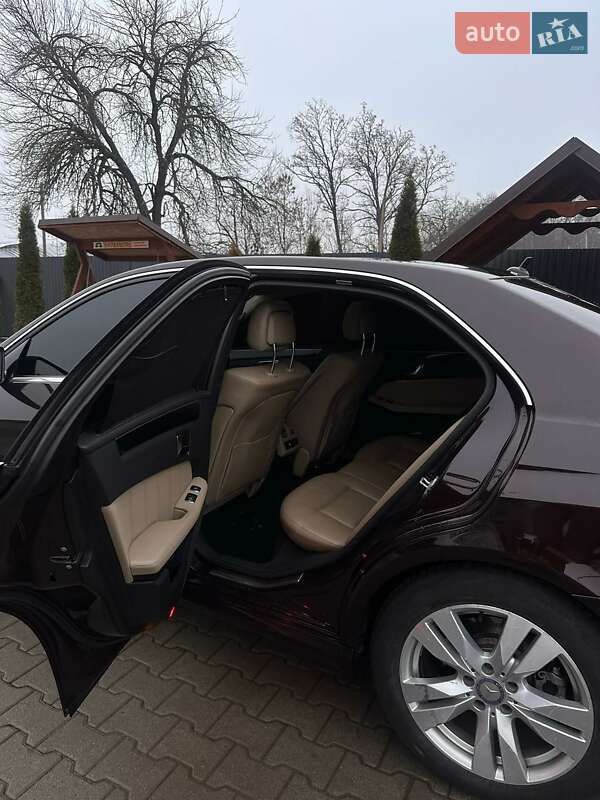 Седан Mercedes-Benz E-Class 2009 в Іршаві