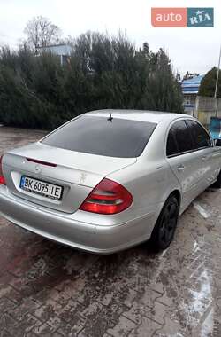 Седан Mercedes-Benz E-Class 2004 в Рівному