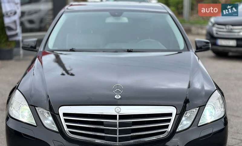 Седан Mercedes-Benz E-Class 2011 в 