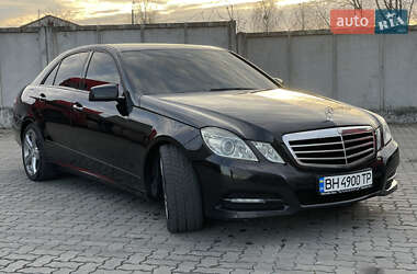 Седан Mercedes-Benz E-Class 2012 в Сарнах