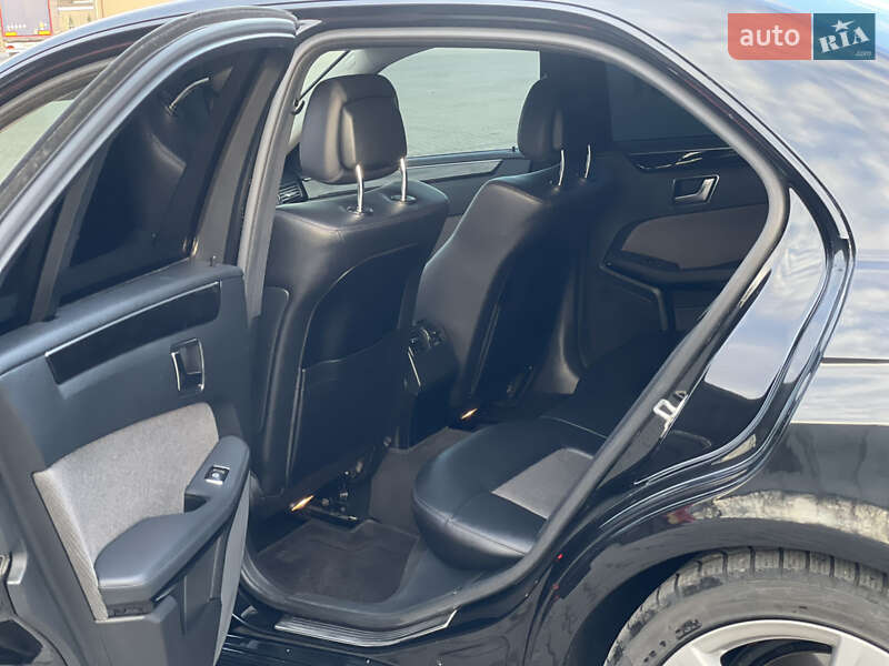 Седан Mercedes-Benz E-Class 2012 в Сарнах
