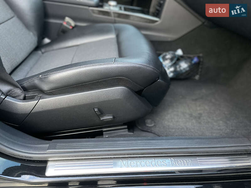 Седан Mercedes-Benz E-Class 2012 в Сарнах