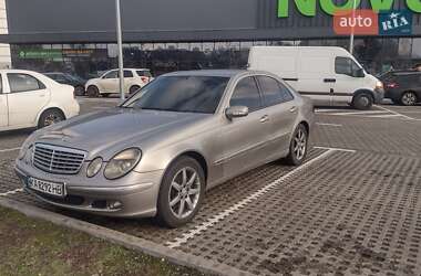 Седан Mercedes-Benz E-Class 2004 в Києві