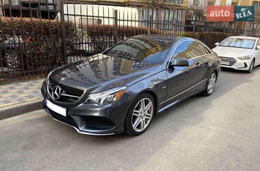 Купе Mercedes-Benz E-Class 2010 в 