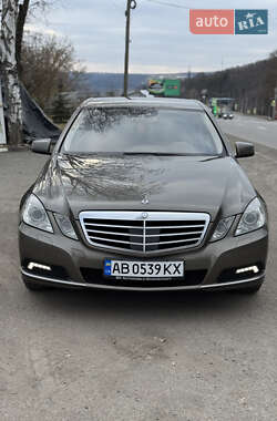 Седан Mercedes-Benz E-Class 2010 в Могилів-Подільському