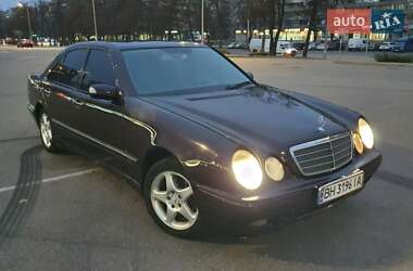 Седан Mercedes-Benz E-Class 2001 в Киеве