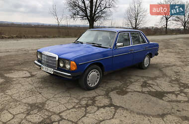 Седан Mercedes-Benz E-Class 1982 в Вашковцах