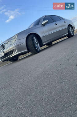 Седан Mercedes-Benz E-Class 2003 в Березному