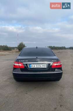 Седан Mercedes-Benz E-Class 2011 в Ратному