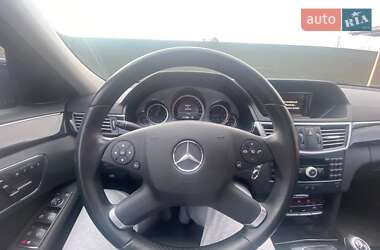 Седан Mercedes-Benz E-Class 2011 в Ратному