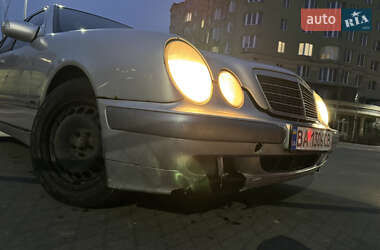Седан Mercedes-Benz E-Class 2001 в 
