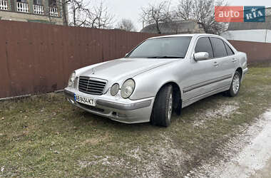 Седан Mercedes-Benz E-Class 2000 в Тульчині