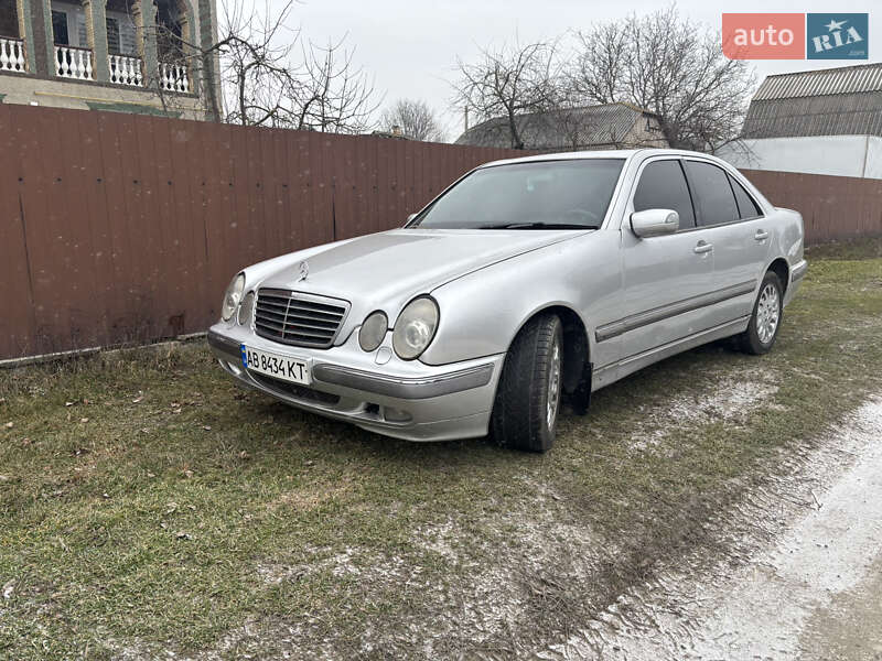 Седан Mercedes-Benz E-Class 2000 в Тульчине