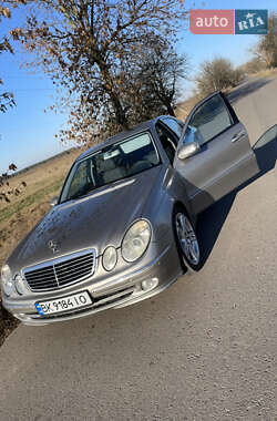 Седан Mercedes-Benz E-Class 2003 в Березному