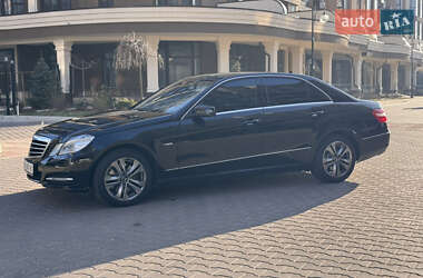 Седан Mercedes-Benz E-Class 2011 в Киеве