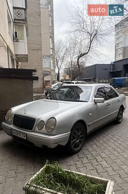 Седан Mercedes-Benz E-Class 1996 в 