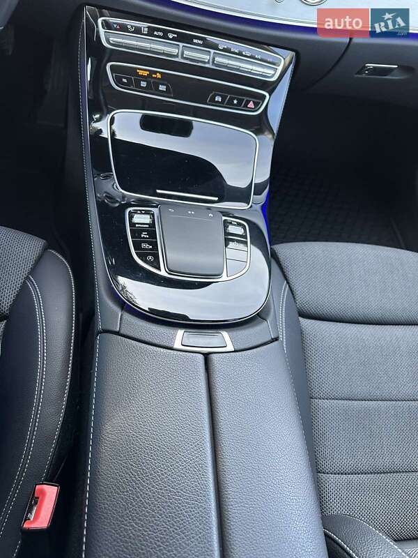 Седан Mercedes-Benz E-Class 2021 в Львове