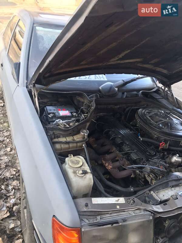 Седан Mercedes-Benz E-Class 1988 в Кропивницком