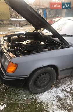 Седан Mercedes-Benz E-Class 1988 в Кропивницькому