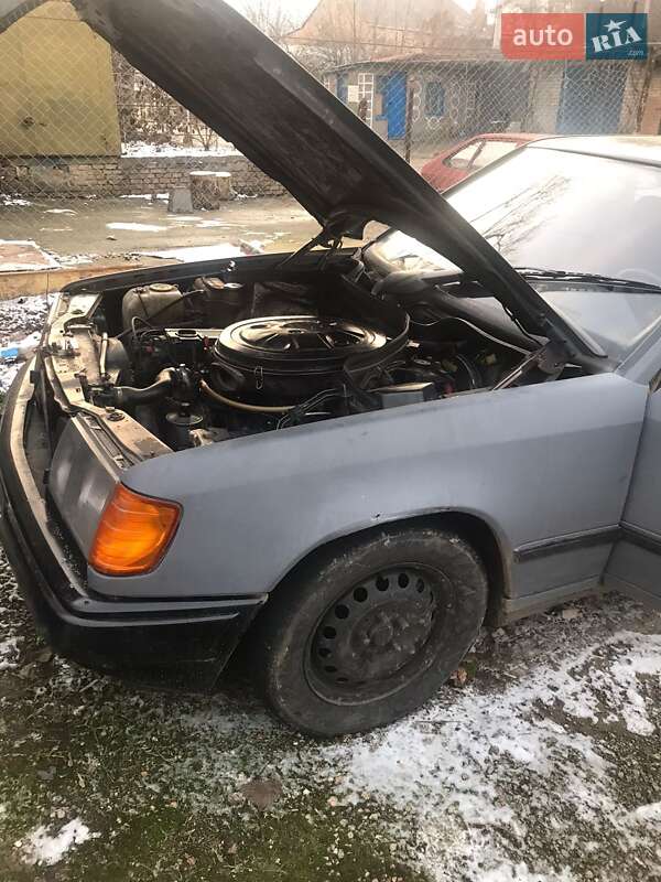Седан Mercedes-Benz E-Class 1988 в Кропивницком
