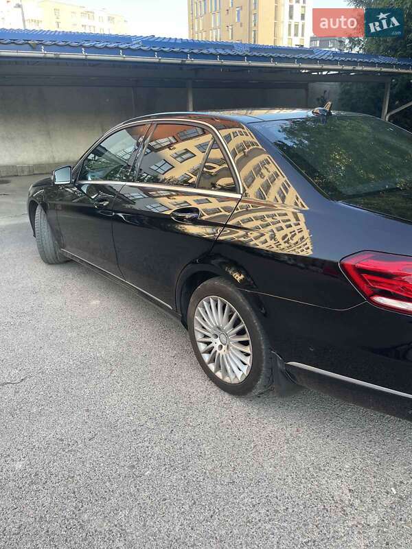 Седан Mercedes-Benz E-Class 2013 в Львові