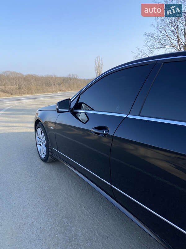 Седан Mercedes-Benz E-Class 2011 в Могилев-Подольске